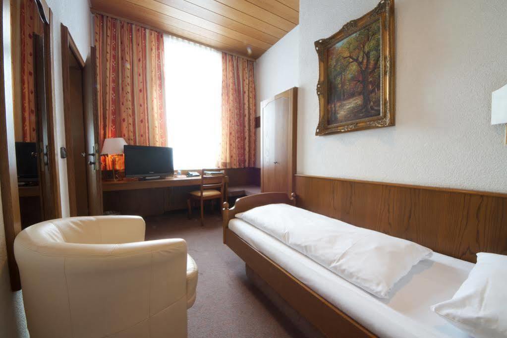 Hotel Kubler Stars Karlsruhe Esterno foto