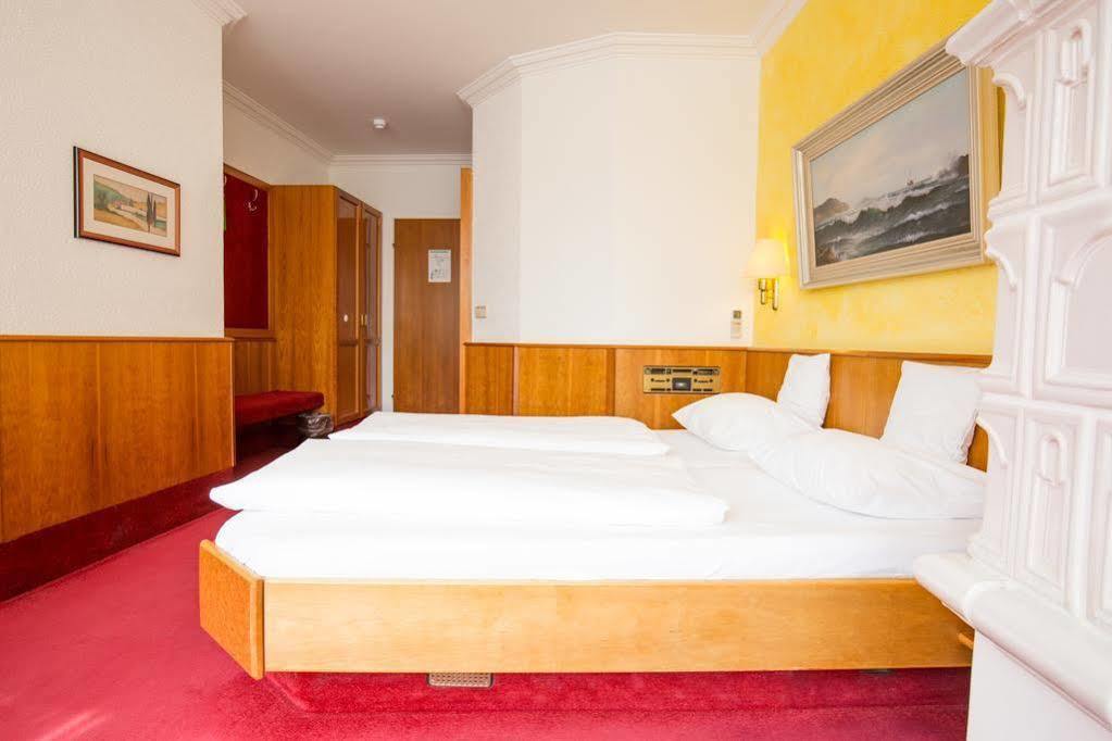 Hotel Kubler Stars Karlsruhe Esterno foto