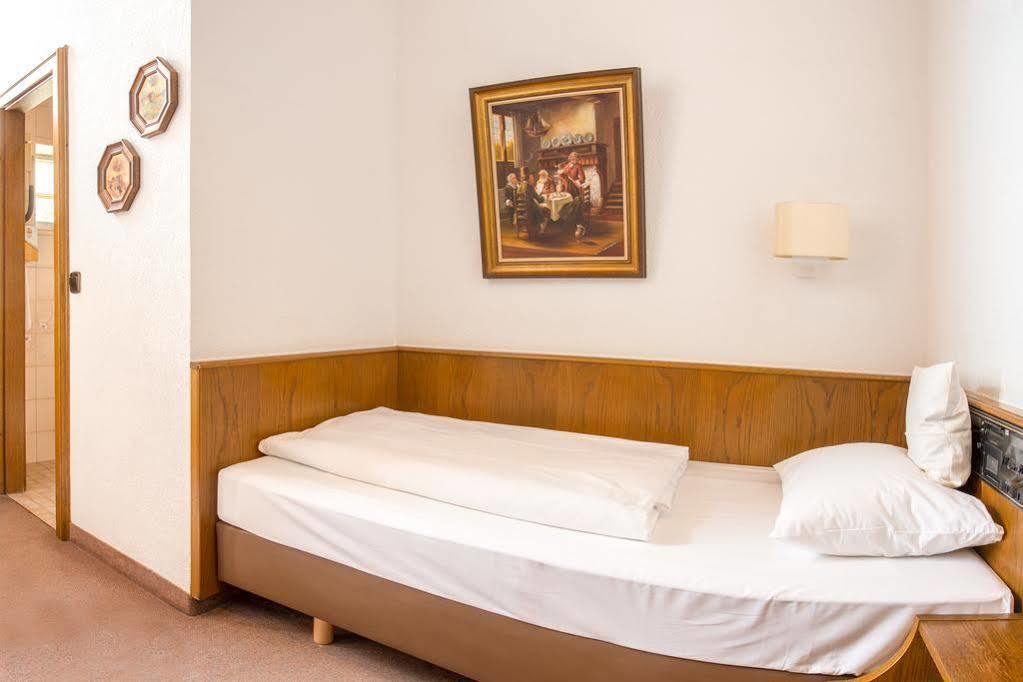 Hotel Kubler Stars Karlsruhe Esterno foto